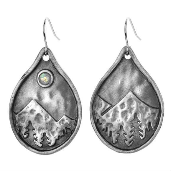 🏔 Vintage Mountain Engraved Retro Earrings 🏔 - Picture 7 of 7
